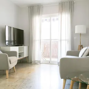 https://apartamento-mlaga-velzquez.hotelsinnerja.org
